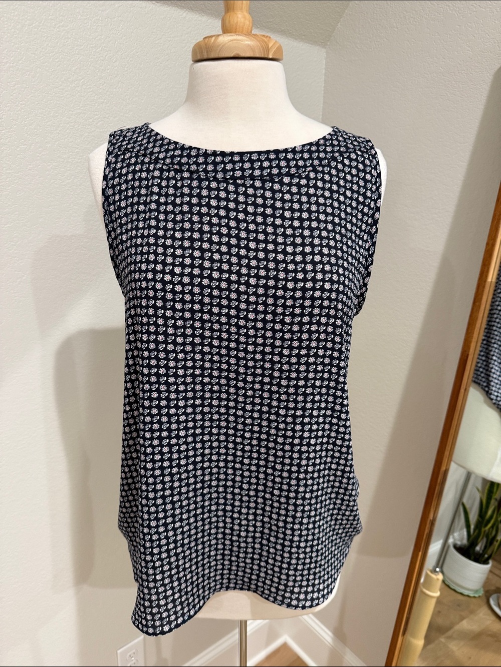 LOFT Navy and White Printed Sleeveless Blouse